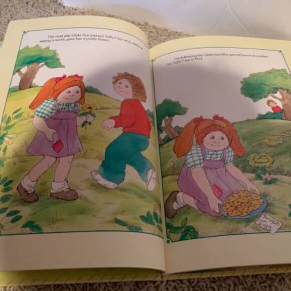 Vintage 1984 Cabbage Patch Kids "The Shyest Kid in the Patch" Book Parker Bros - Picture 2 of 4